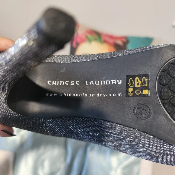 Chinese Laundry Silver Glitter Peep-Toe Heels - Picture 5 of 5
